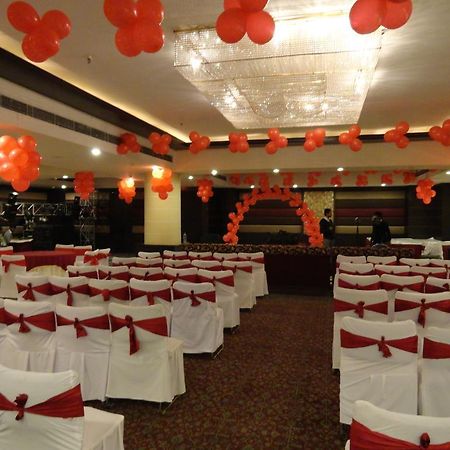 Gulmor Hotel Ludhiana Zewnętrze zdjęcie