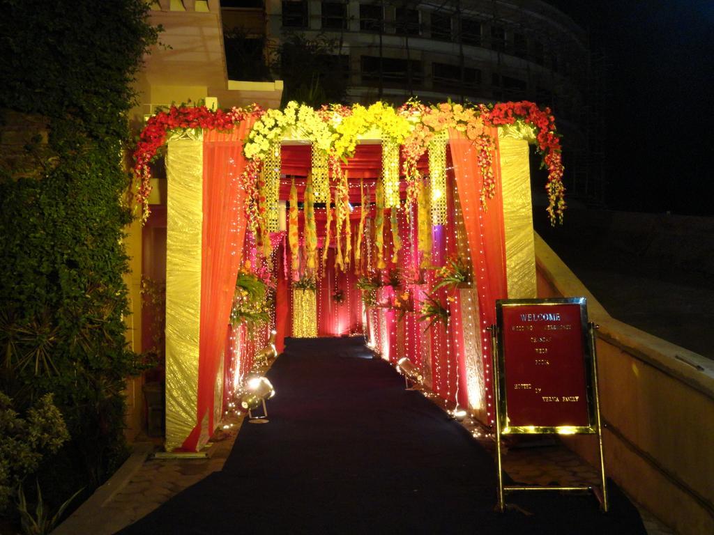 Gulmor Hotel Ludhiana Zewnętrze zdjęcie