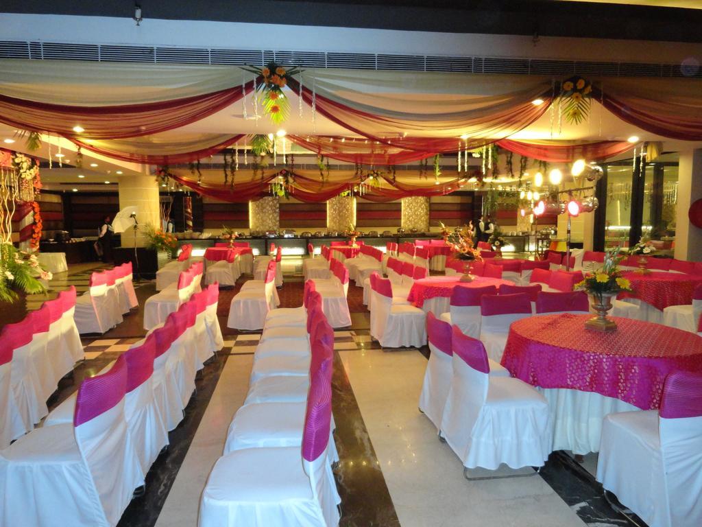 Gulmor Hotel Ludhiana Zewnętrze zdjęcie