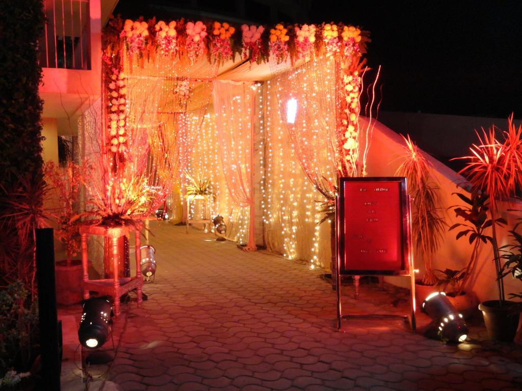 Gulmor Hotel Ludhiana Zewnętrze zdjęcie