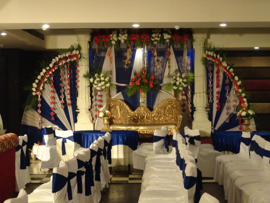 Gulmor Hotel Ludhiana Zewnętrze zdjęcie