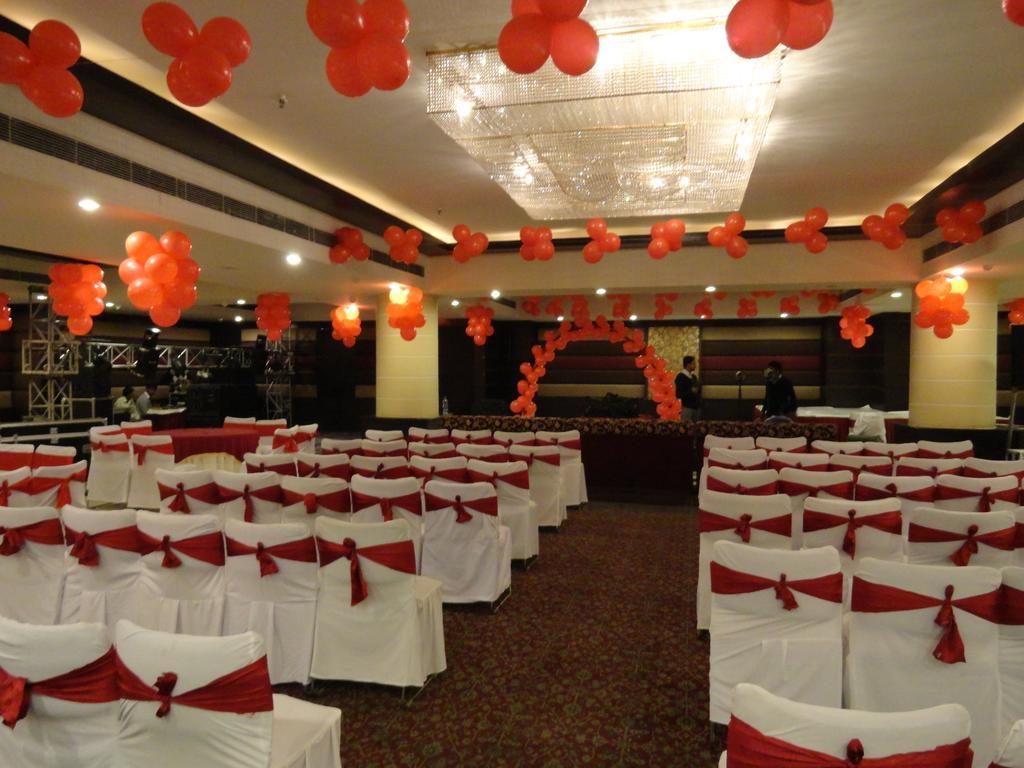 Gulmor Hotel Ludhiana Zewnętrze zdjęcie